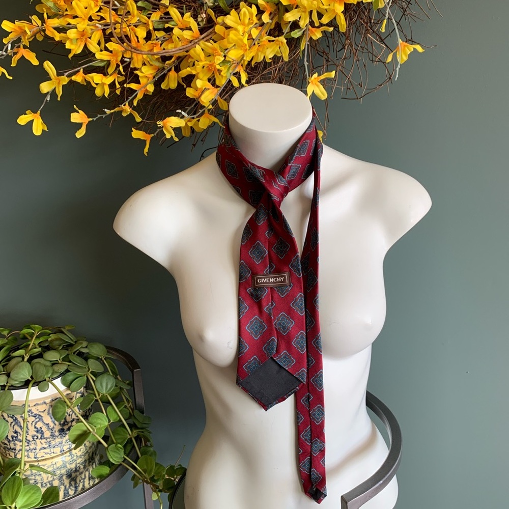 GIVENCHY tie